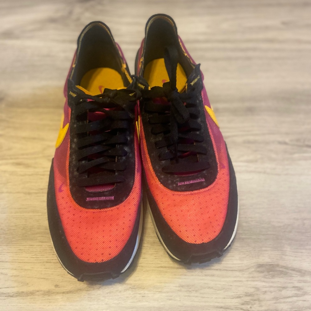 Nike Waffle One Active Sneakers Vibrant Fushia -University Gold